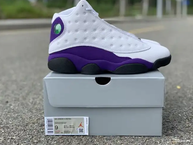 One Kick 13 Air Jordan Lakers 414571-105 0515